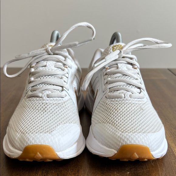 Nike Run Swift 2 White and Gold Athletic Shoes CU3528-010 Women’s Size 7.5 - Picture 3 of 14